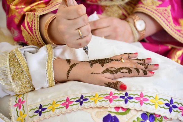 Tatuaje Henna Henna Hand Wedding Novia —  Fotos de Stock