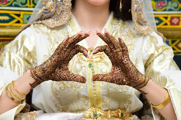 Κοντινό Πλάνο Χέρι Μαροκινής Νύφης Βέρα — Φωτογραφία Αρχείου