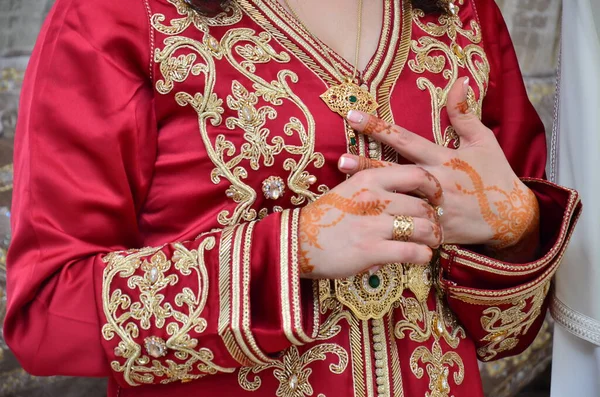Gelinin Elindeki Henna Dövmesi Düğün Kınası — Stok fotoğraf