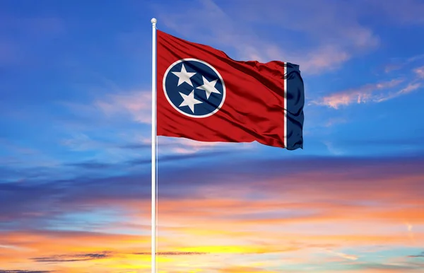 Vlag Van Tennessee Vlaggenmasten Blauwe Lucht Patriottisch Concept Staat — Stockfoto