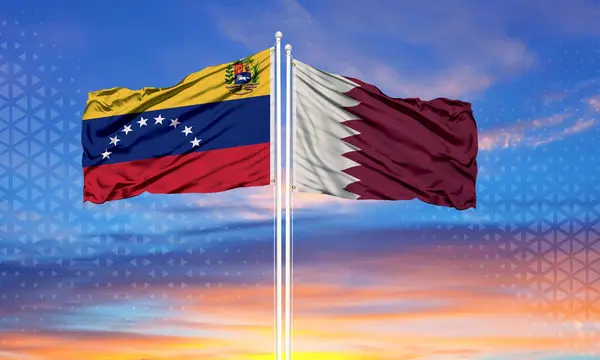 Venezuela Qatar Dos Banderas Asta Bandera Cielo Azul Nublado Concepto — Foto de Stock