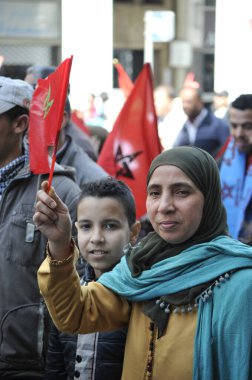 13-Mart-2018 Rabat Fas vatandaşları bir gösteride Fas bayraklarını göndere çekti.