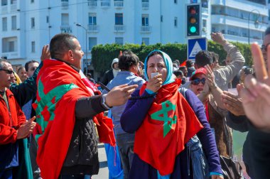 13-Mart-2018 Rabat Fas vatandaşları bir gösteride Fas bayraklarını göndere çekti.