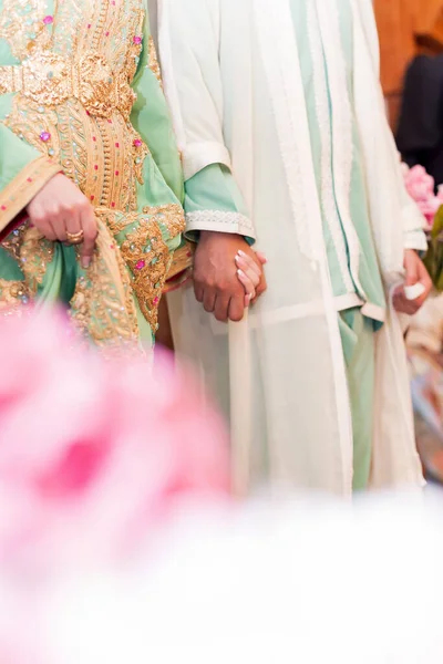 Αλγερινός Γάμος Αλγερινή Νύφη Και Γαμπρός Ντυμένοι Παραδοσιακά Ρούχα — Φωτογραφία Αρχείου