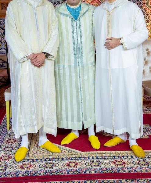 Hombres Marroquíes Con Djellaba Tradicional Marroquí Cultura Vestir Marruecos —  Fotos de Stock