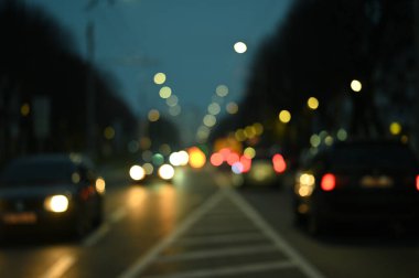 Bokeh odaklı şehir ışıklarıyla soyut arkaplan