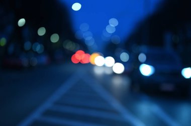 Bokeh odaklı şehir ışıklarıyla soyut arkaplan