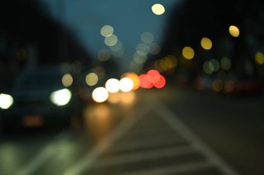 Bokeh odaklı şehir ışıklarıyla soyut arkaplan