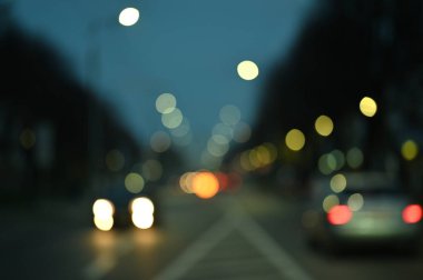 Bokeh odaklı şehir ışıklarıyla soyut arkaplan