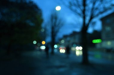 Şehir gece trafiği, trafik ışıkları, arka plan temizliği.