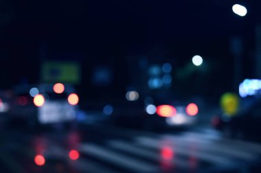 Şehir gece trafiği, trafik ışıkları, arka plan temizliği.