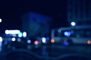 Şehir gece trafiği, trafik ışıkları, arka plan temizliği.