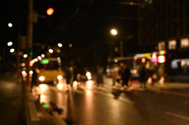 Şehir gece trafiği, trafik ışıkları, arka plan temizliği.