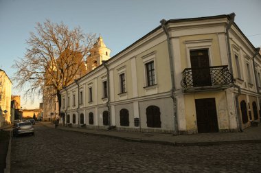 Eski şehrin tarihi mimari parçaları.