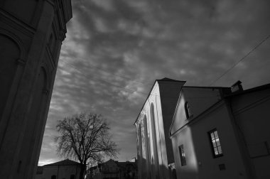 Eski şehrin tarihi mimari parçaları.