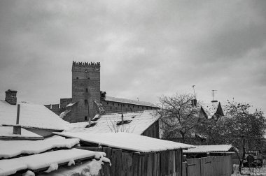 Eski şehrin tarihi mimari parçaları.