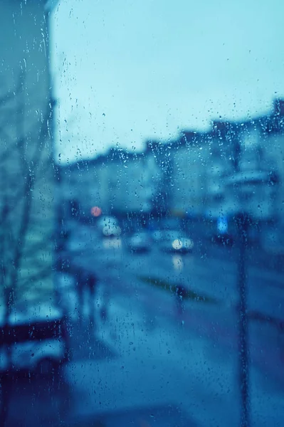 Une Fenêtre Pluvieuse Avec Vue Sur Une Ville — Photo