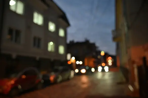 城市街道在晚上 模糊的背景 — 图库照片