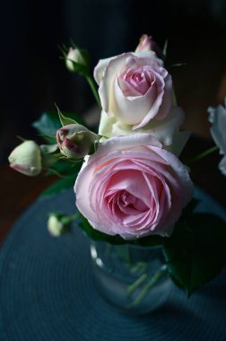 Güzel bir buket çiçek.