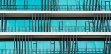 Gökdelenlerin ofis dışı. Yüksek binaların ayrıntıları. Finansal bölge. Cam paravan teknoloji endüstrisi