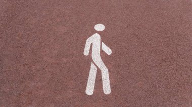 Koşu pisti. Yürüyüş yolu, parkta patika.