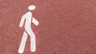 Koşu pisti. Yürüyüş yolu, parkta patika.