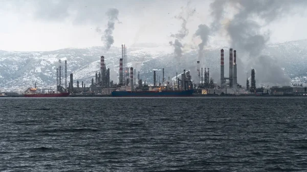 Znečištění Životního Prostředí Toxické Chemické Plyny Unikající Atmosféry Rafinérie Ropy — Stock fotografie