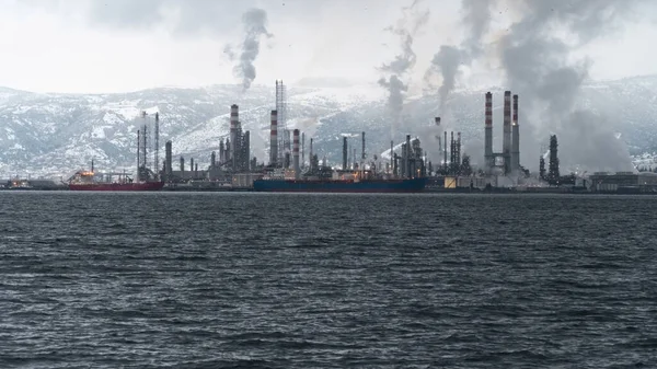 Znečištění Životního Prostředí Toxické Chemické Plyny Unikající Atmosféry Rafinérie Ropy — Stock fotografie