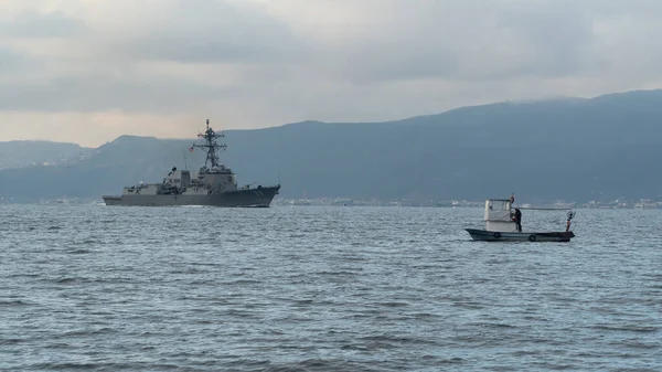 stock image American Battleship USS Nitze. American navy in front of the oil refinery plant. The Navy of the United States. Warship. Selective focus included. Noise included. Kocaeli, Turkey, 02.06.2023