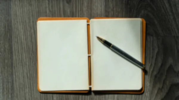 Caderno Com Páginas Branco Lápis Sobre Mesa Madeira Abra Espaço — Fotografia de Stock