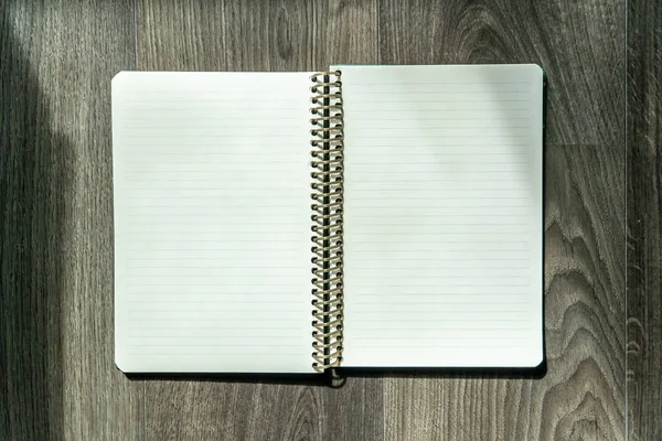 Jegyzetfüzet Üres Oldalakkal Asztalon Nagy Látószögű Kilátás Nyílt Notebook Másolni — Stock Fotó