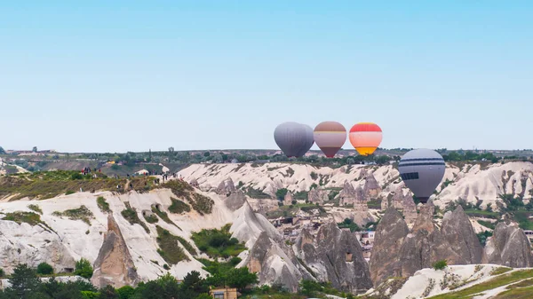 Cappadocië Warme Lucht Ballonnen Vliegen Cappadocië Een Dramatische Lucht Reis — Stockfoto