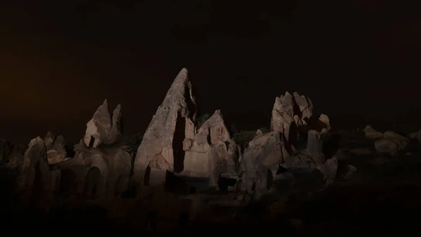 Индейка Каппадокия Воздушные Шары Летящие Над Дымоходами Феи Рассвете Каппадокии — стоковое фото