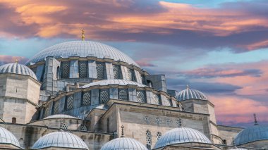 İstanbul 'daki Sultanahmet Camii. İslami fotoğraf. Kurban Bayramı ya da kurban ziyafeti konsepti. Kurban Bayrami. Tercümesi: 
