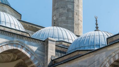 İstanbul 'daki Sultanahmet Camii. İslami fotoğraf. Kurban Bayramı ya da kurban ziyafeti konsepti. Kurban Bayrami. Tercümesi: 