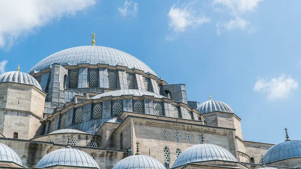 İstanbul 'daki Sultanahmet Camii. İslami fotoğraf. Kurban Bayramı ya da kurban ziyafeti konsepti. Kurban Bayrami. Tercümesi: 