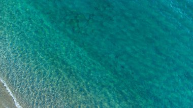 Deniz manzaralı. Turkuaz deniz manzarası metin için kopyalama alanı. Seyahat kavramı