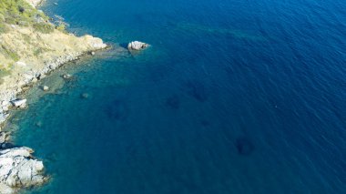 Deniz manzaralı. Turkuaz deniz manzarası metin için kopyalama alanı. Seyahat kavramı