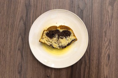 Ev yapımı kek. Mozaik kek yüksek açılı görünüm.