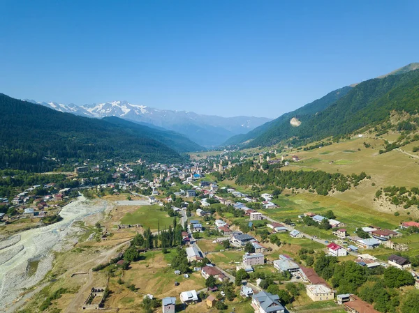 Dron Pohled Hornaté Město Mestia Slunečného Dne Svaneti Region Georgia — Stock fotografie