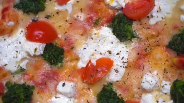 Tasty Appetizing Hot Fresh Italian Pizza Chicken Cheese Thin Crust — Stock Video