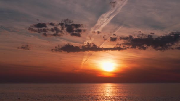 Romantyczność Tajemnica Zachodu Słońca Wnoszą Magię Ten Wieczorny Krajobraz Promieniowanie — Wideo stockowe