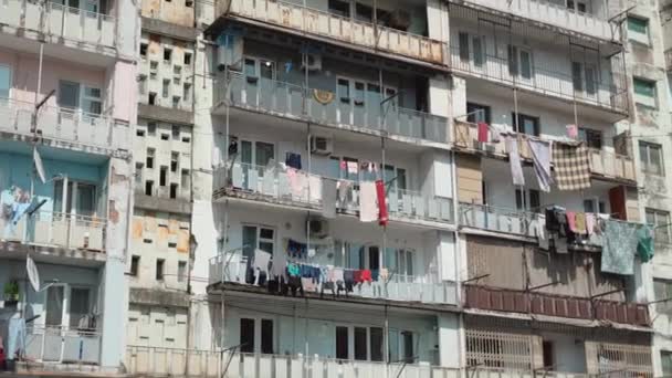 Gamle Distrikt Fasade Gammel Høyblokk Batumi Hvor Det Farlig Leve – stockvideo