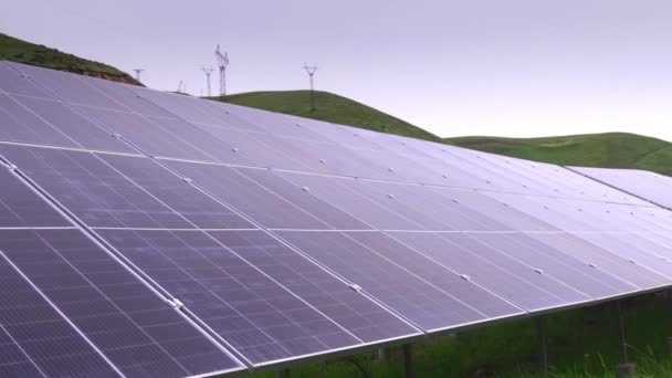 Paneles Solares Fotovoltaicos Azules Producción Electricidad Verde Limpia Concepto Producción — Vídeos de Stock