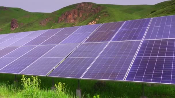 Paneles Solares Fotovoltaicos Azules Producción Electricidad Verde Limpia Concepto Producción — Vídeos de Stock