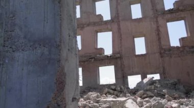 Gyumri şehri ve onun en yıkık Ermenistan bölgesi, 1988 'de şiddetli bir deprem meydana geldi ve sadece harabeler kaldı; Terk edilmiş evler.
