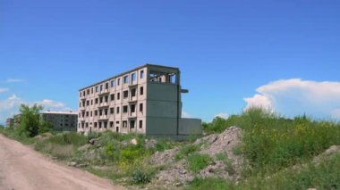 Gyumri şehri ve onun en yıkık Ermenistan bölgesi, 1988 'de şiddetli bir deprem meydana geldi ve sadece harabeler kaldı; Terk edilmiş evler.