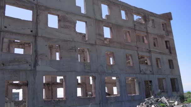 Nagy Romos Épület Egy Halom Építési Törmelékkel Betontörmelékkel Gyumri Városa — Stock videók