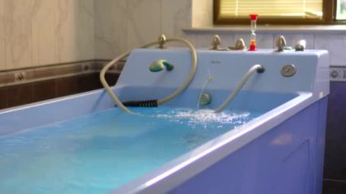 Tskhaltubo, Georgia 'da modern rodon havuzlarında kaplıca, jeotermal su. Son model sıcak jeotermal su banyosu..