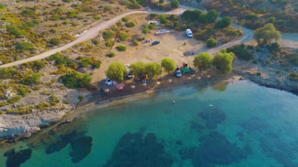 Drone View Rvs Camp Parking Lot Beach Coastline Family Caravan — Stock Video
